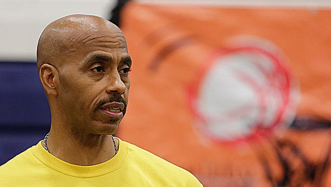 Louisville legend Darrell Griffith, who led the workshop, lays out instruction to the kids.September 19, 2015