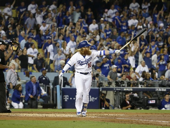 Dodgers third baseman Justin Turner crushes a three-run