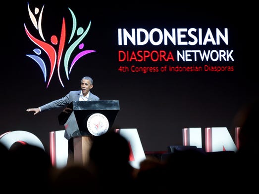 Obama gives a speech during the 4th Congress of the