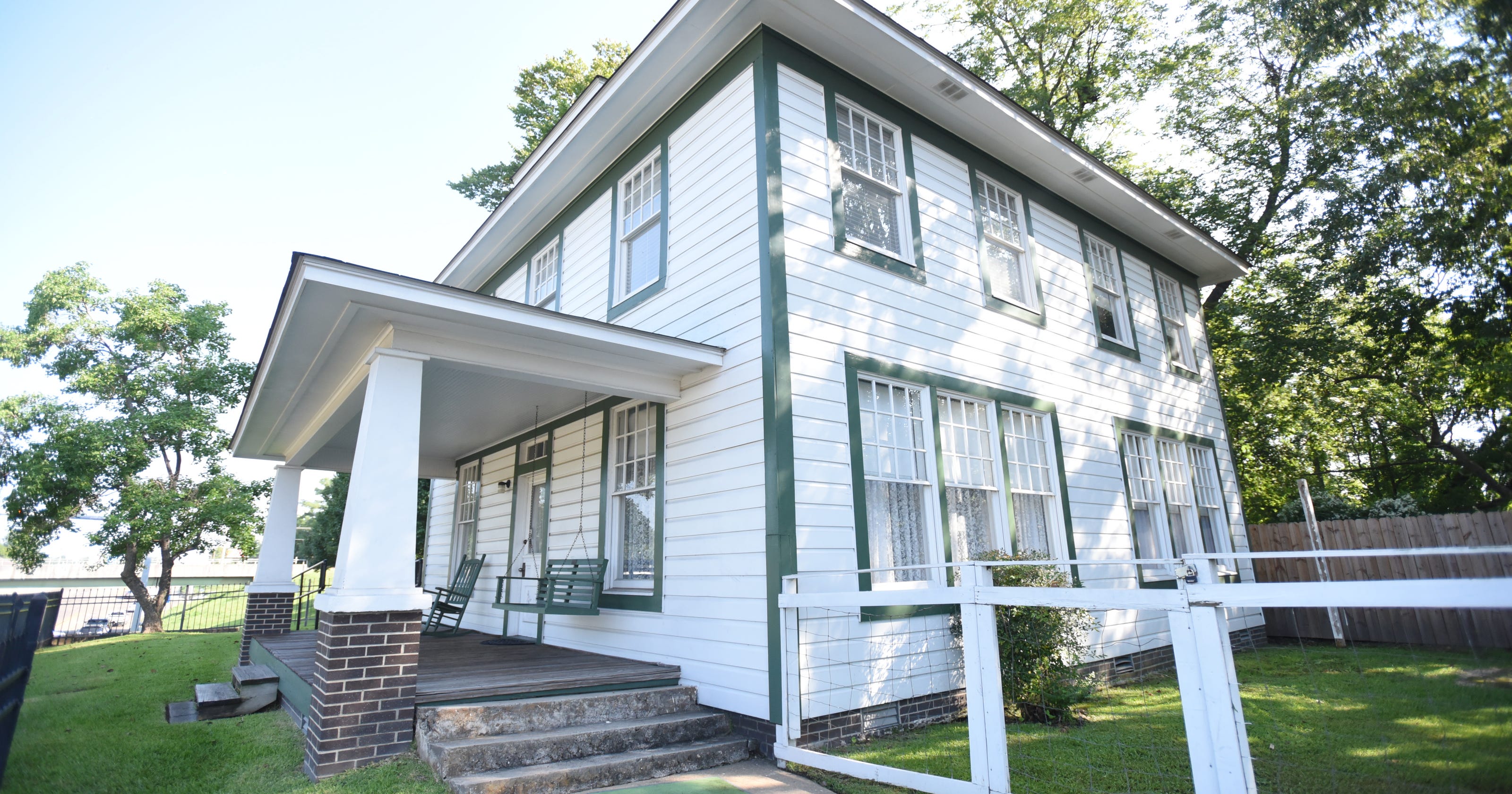 Step Inside The Childhood Home Of Former President Bill Clinton