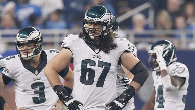 Philadelphia Eagles offensive tackle Dennis Kelly (67) was traded to the Titans on Tuesday.