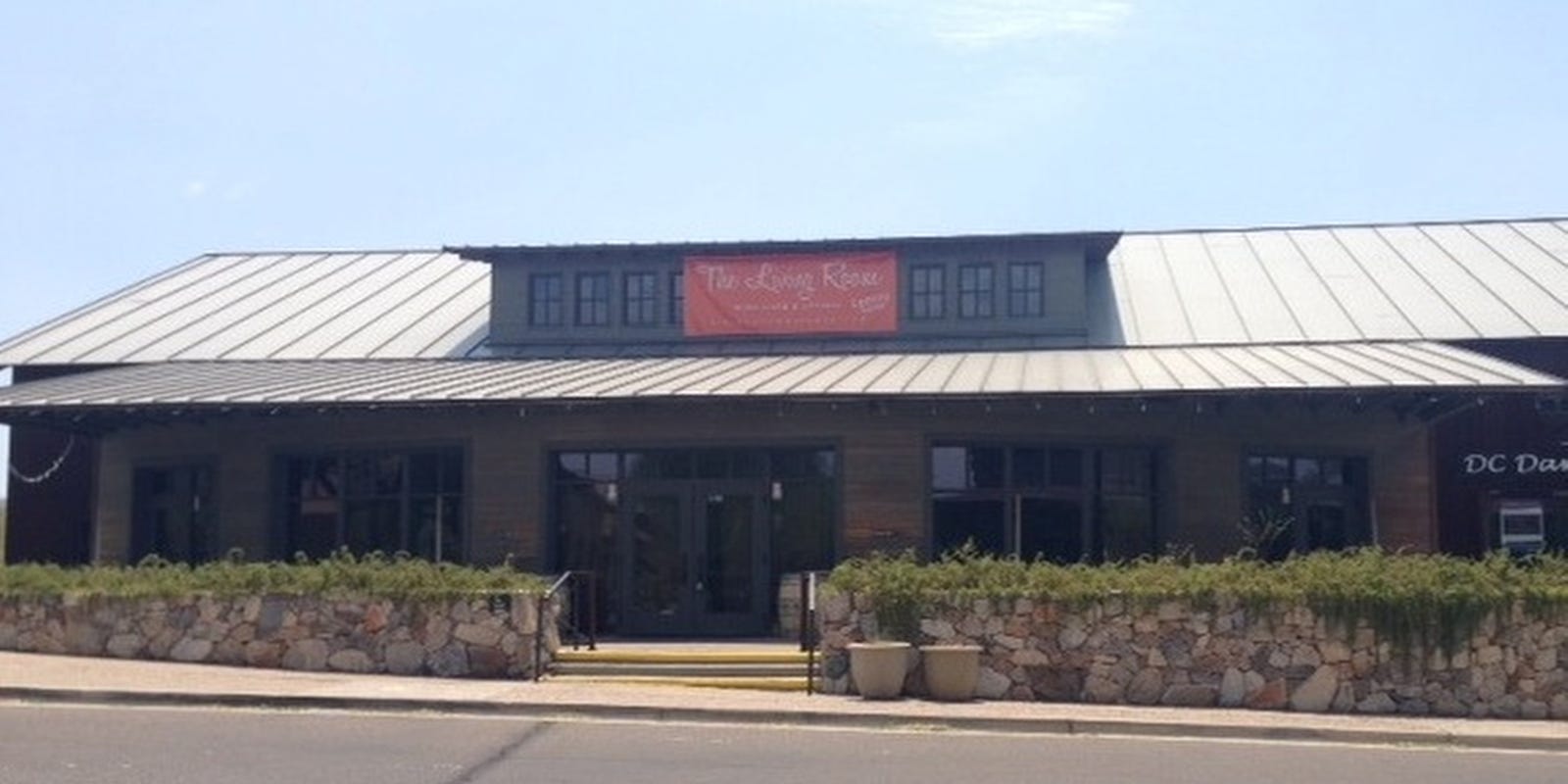 Living Room Wine Cafe Opens In Scottsdale At Dc Ranch