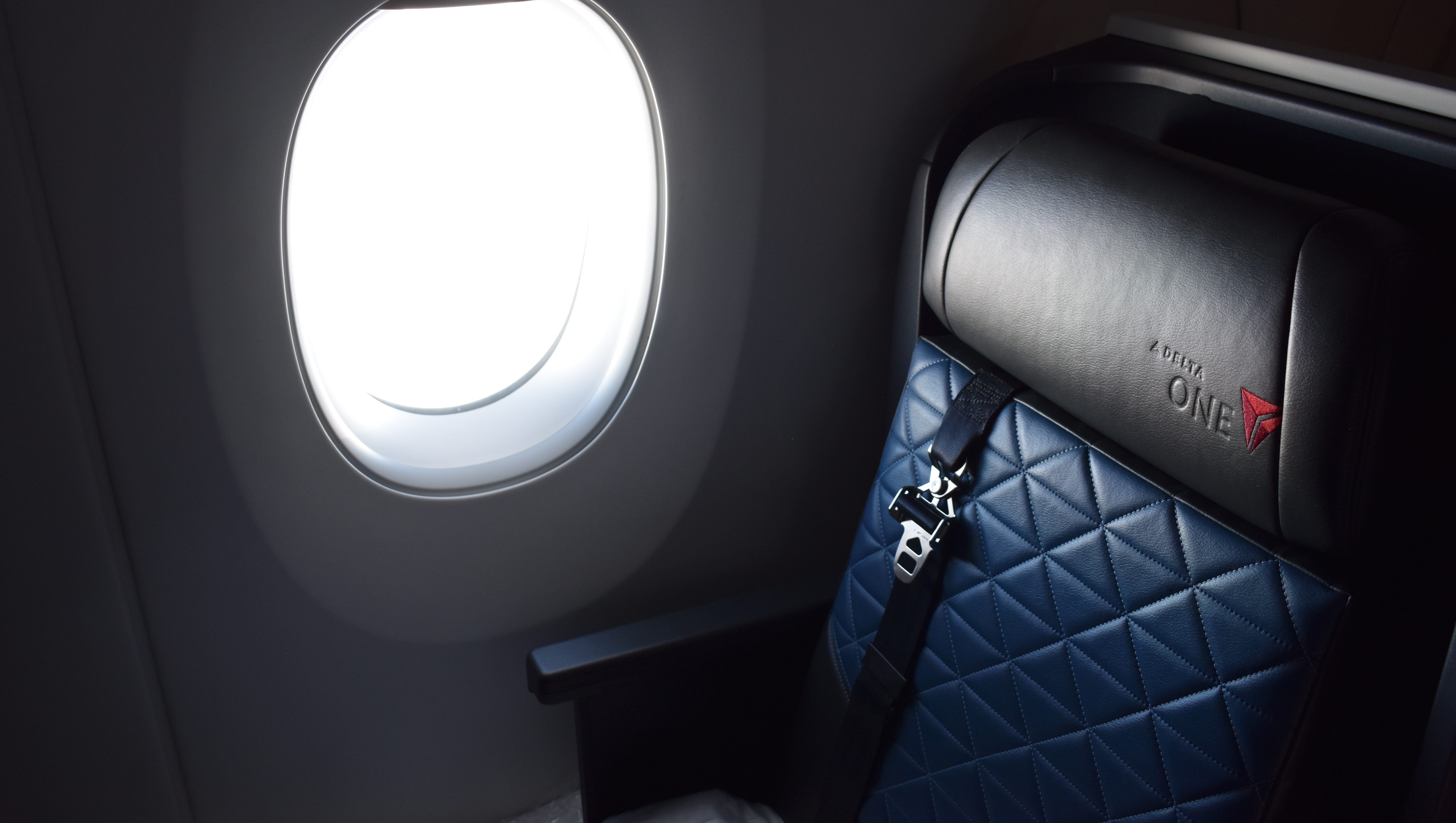 Delta One Suite: Review of business-class seats with privacy ...