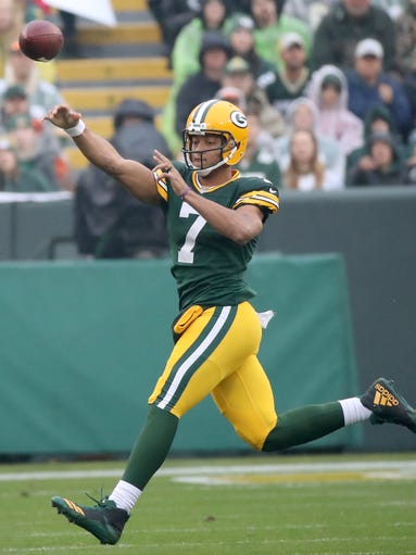 Green Bay Packers quarterback Brett Hundley (7) throws