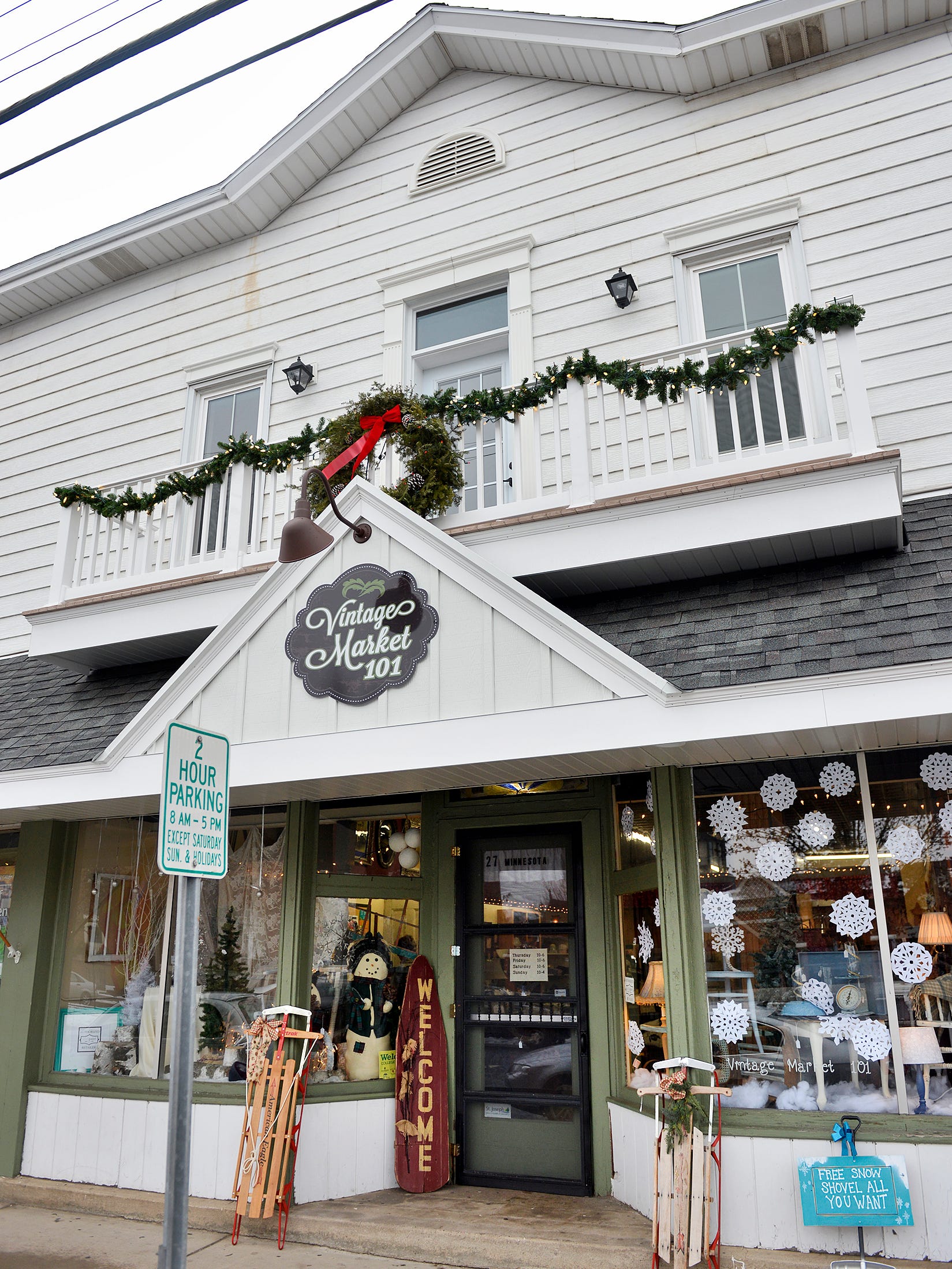 It S National Thrift Store Day Here S Where You Can Get Thrifty