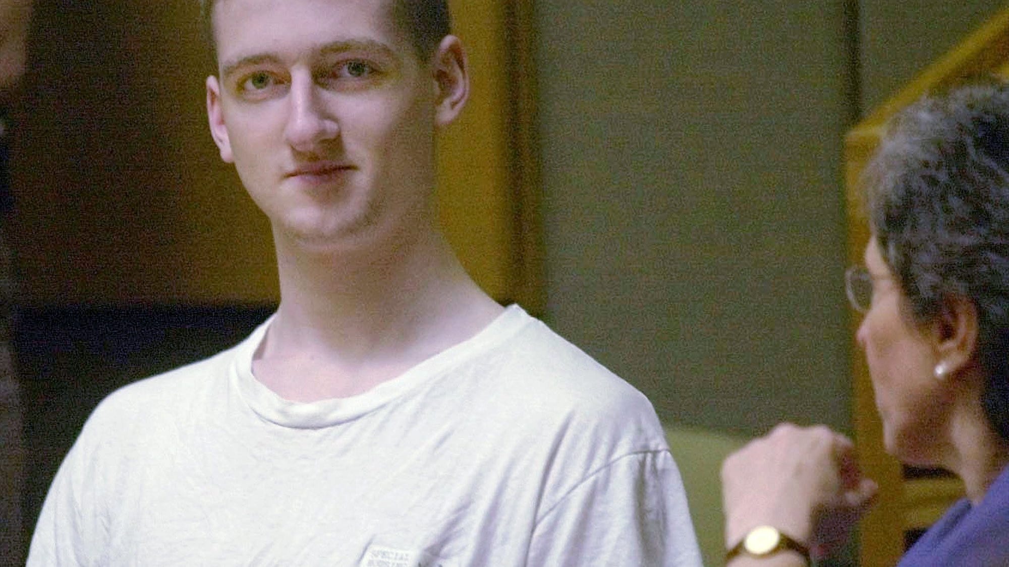 NH court orders new hearing for convicted killers