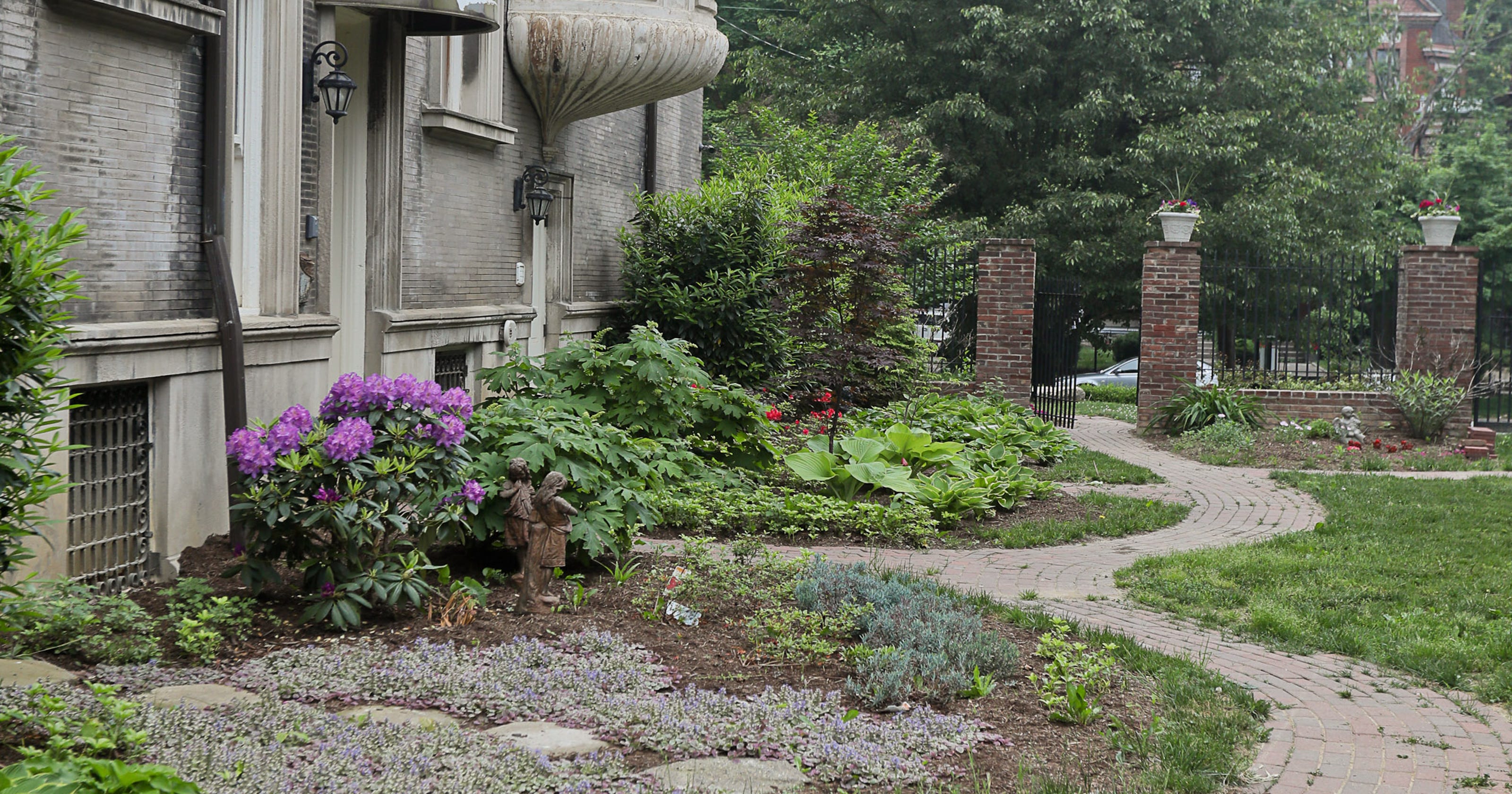 Tour this classic English garden in Old Louisville