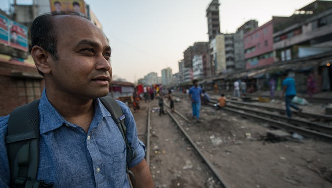 MSU researcher Monir Moniruzzaman visits a slum of Dhaka, Bangladesh in 2013.