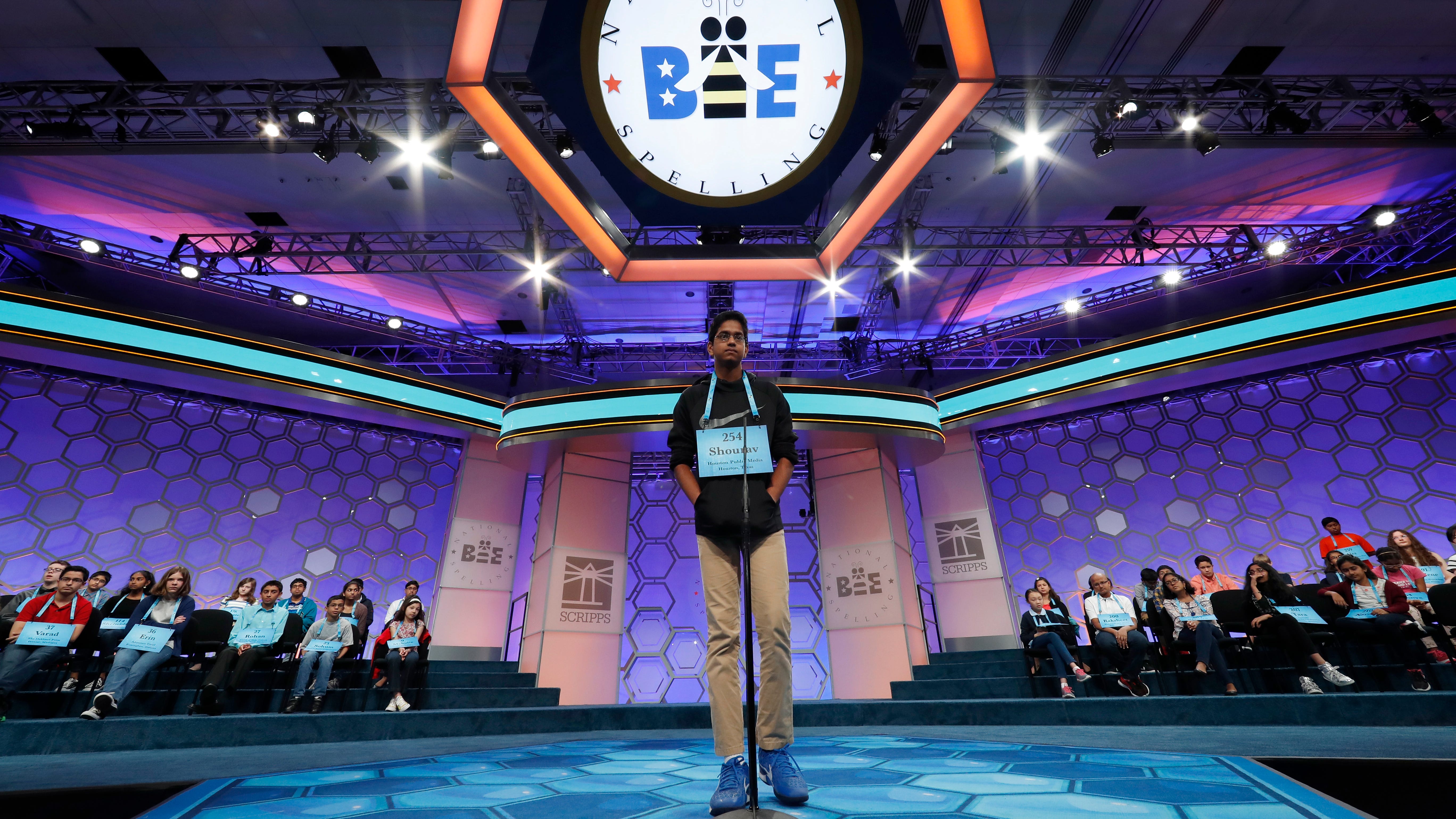 Contestant Pulls Off The Spelling Bee S Mic Drop