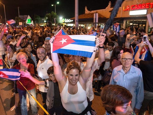 В Маямі святкують смерть Фіделя Кастро - фото 2