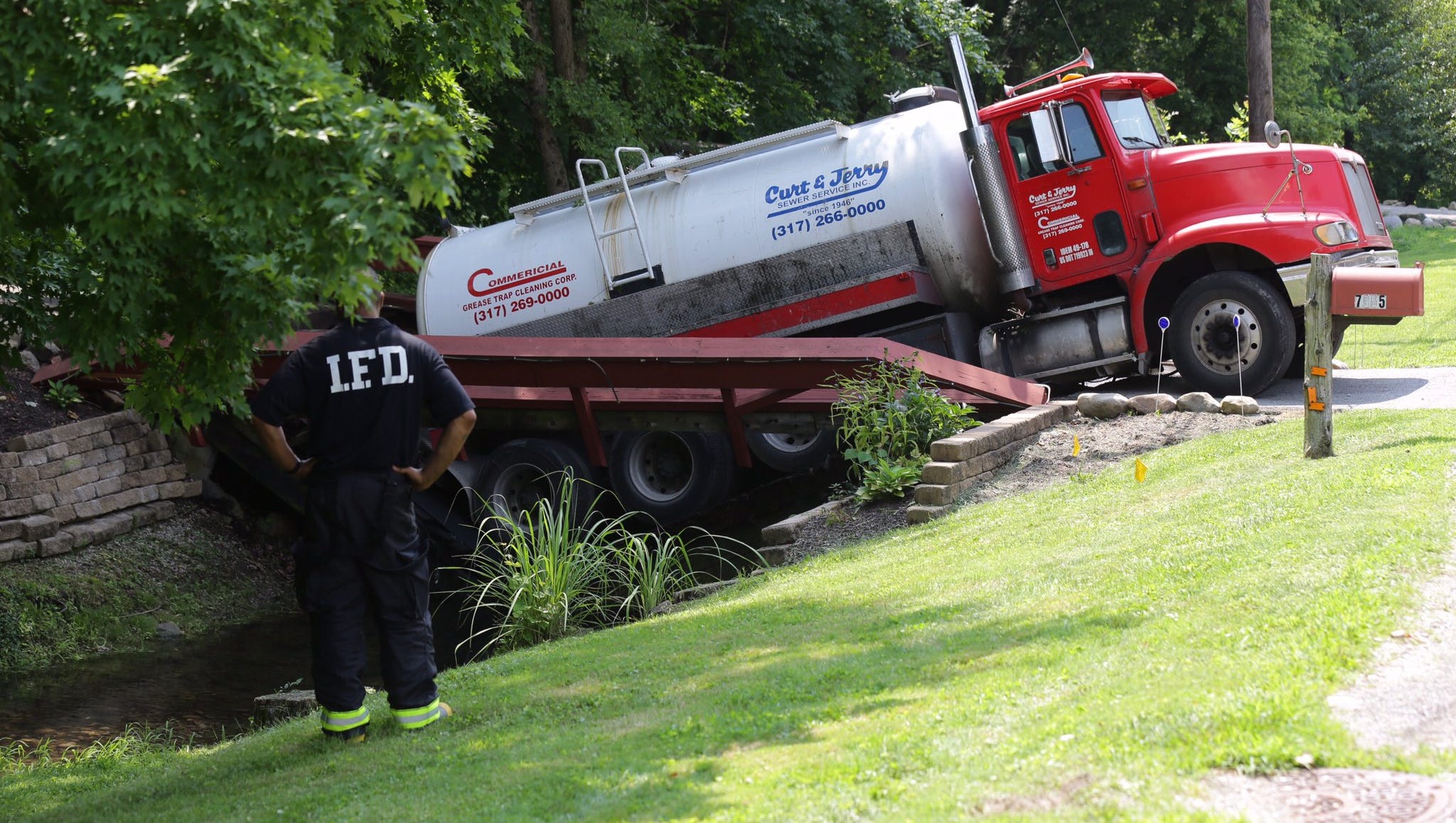 How much is a 2000 gallon septic tank