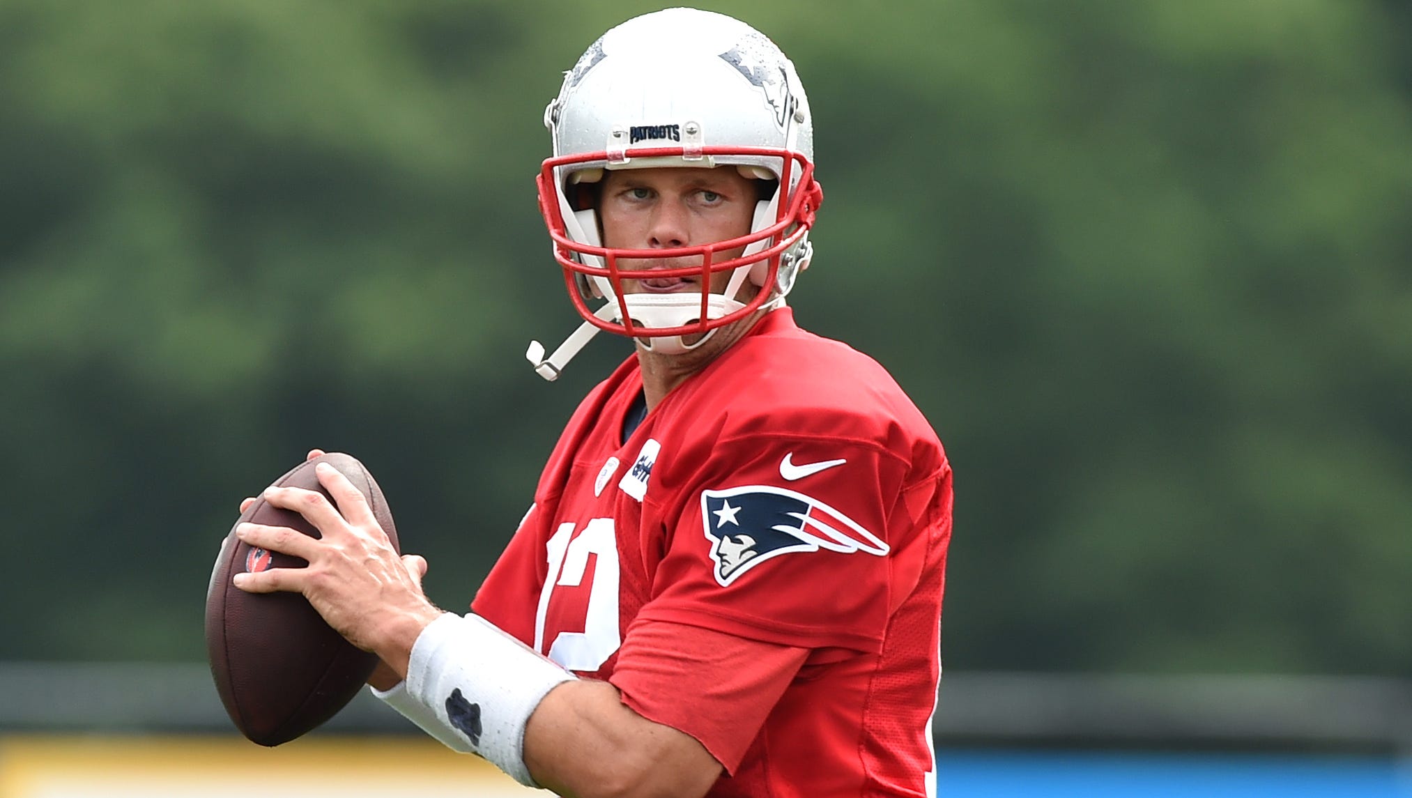 Tom Brady ends press conference early after getting miffed at question