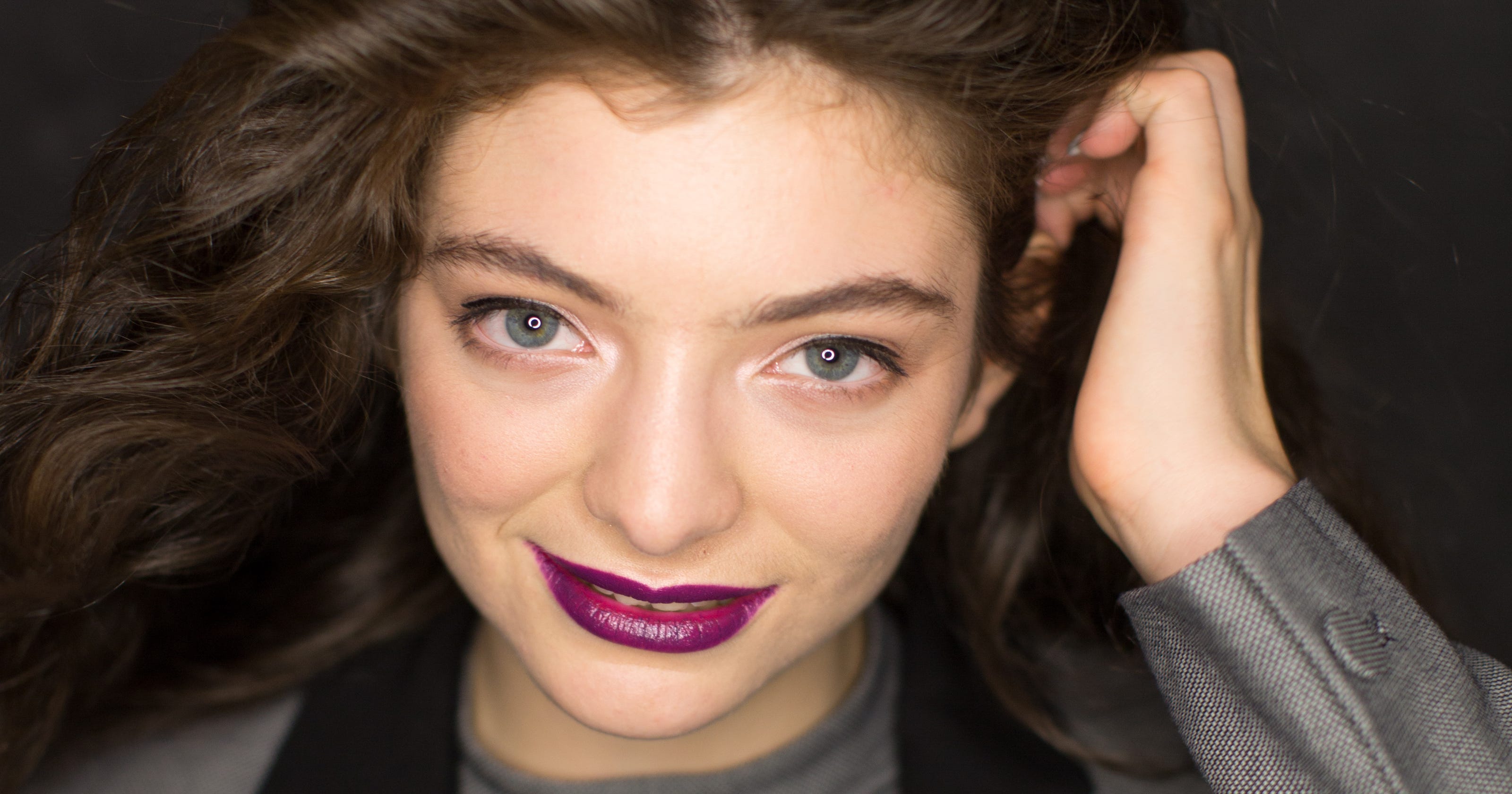 Lorde Teams Up With MAC For Makeup Collaboration