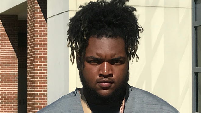 2019 three-star defensive tackle D.J. Dale visits FSU for the first time in March 2018.