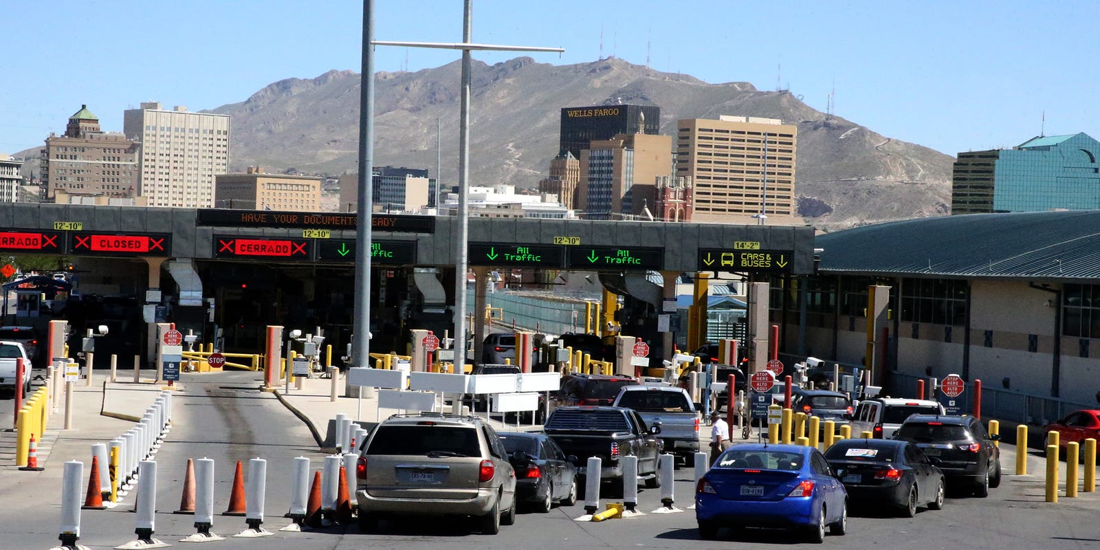 Texas Dps Car Chase Ends In Crash At Border In Downtown El Paso