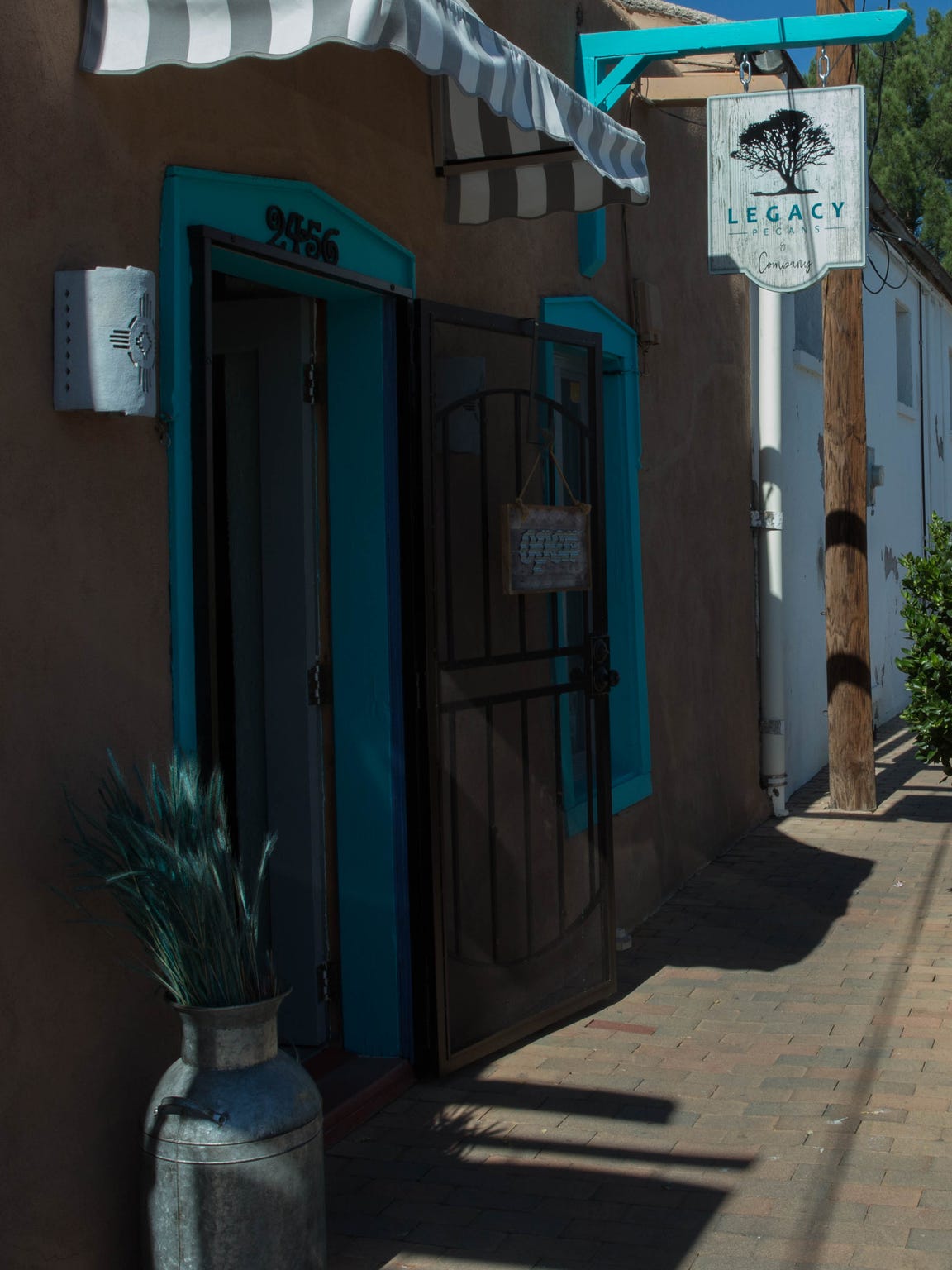 Legacy Pecans and Company opens doors near Mesilla Plaza shop