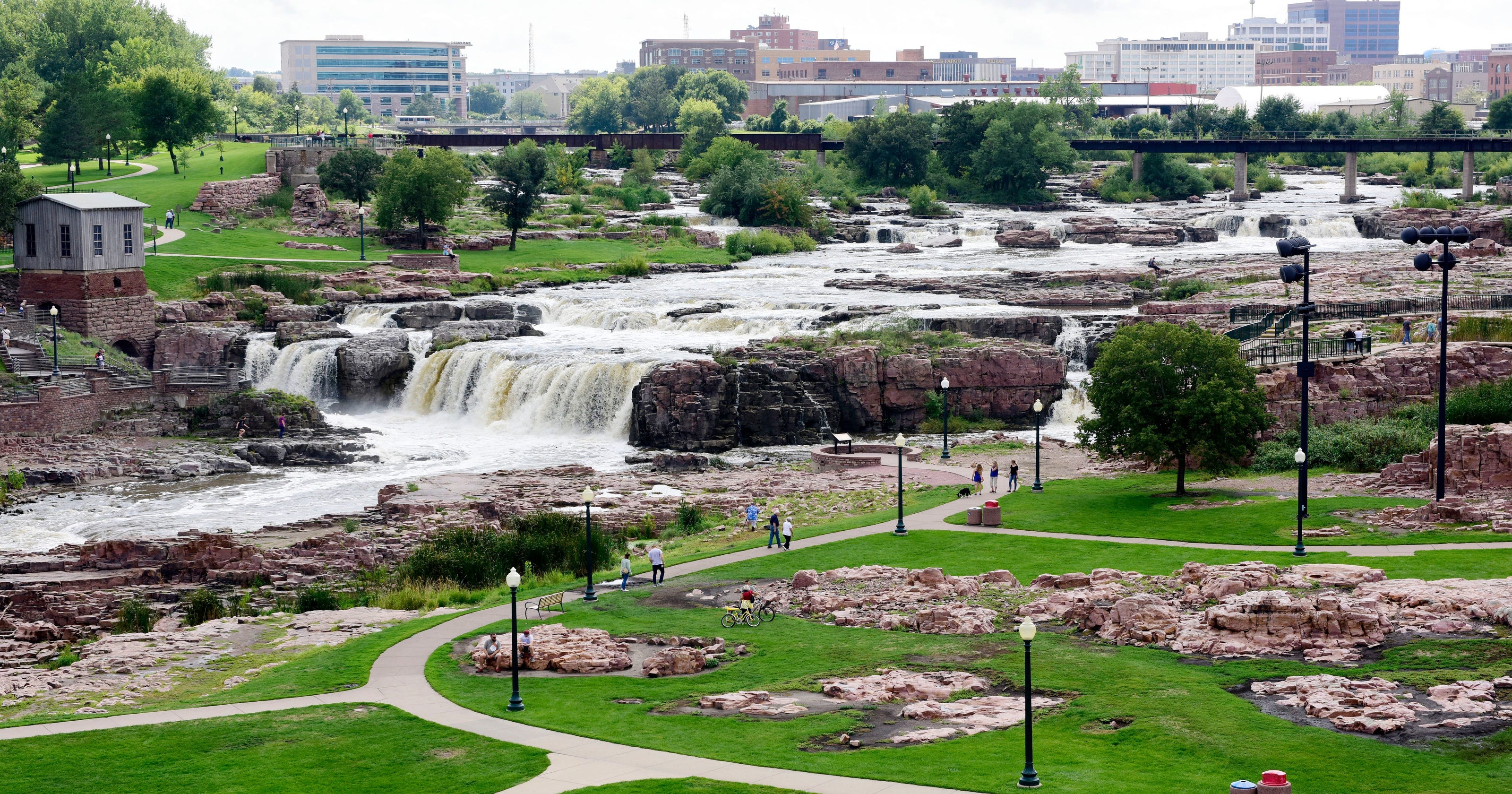 falls-park-in-sioux-falls-through-the-years