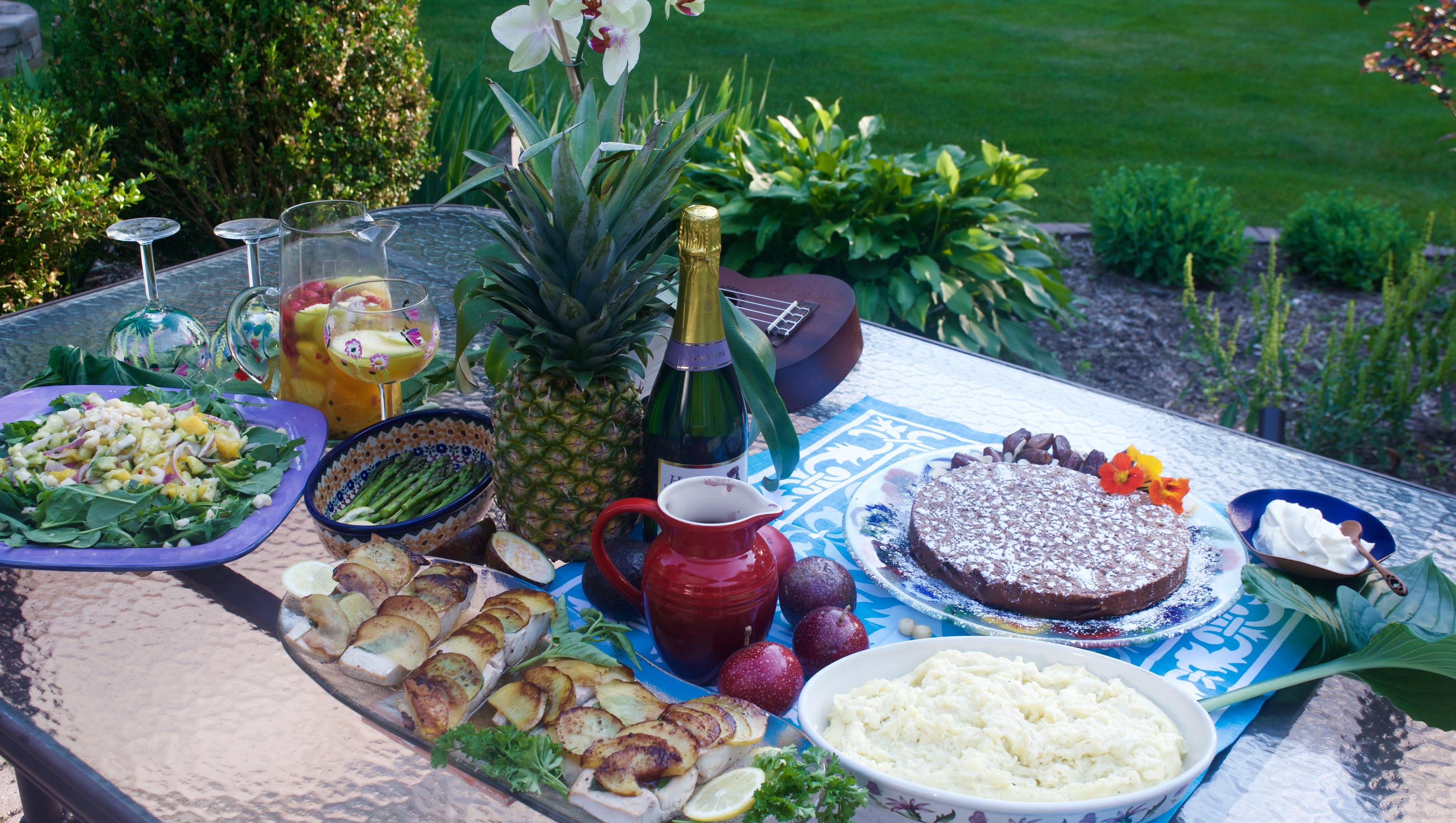 Hawaiian dinner brings out beauty, flavor of the tropics