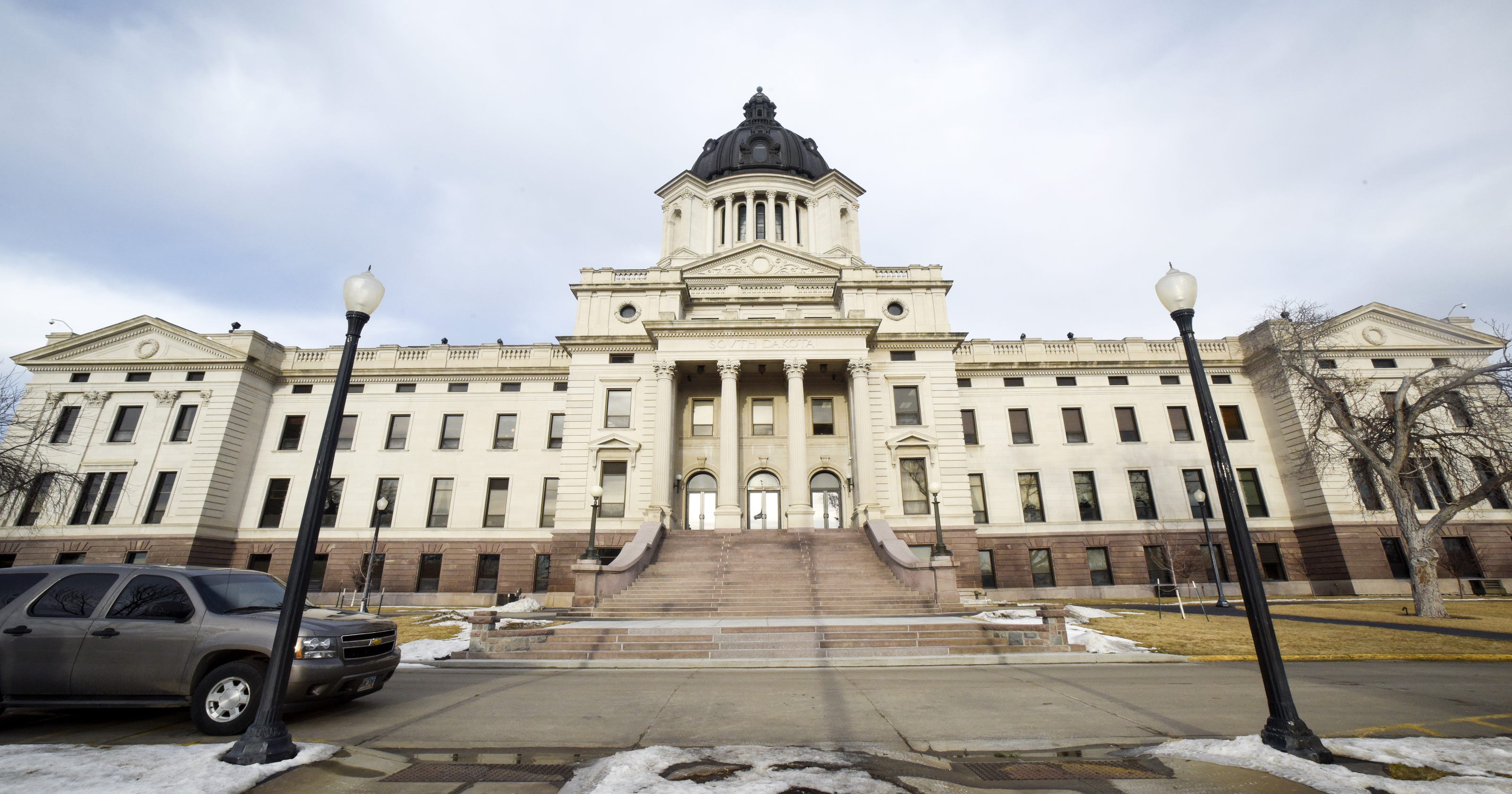 South Dakota Legislature House passes pay hike for state legislators