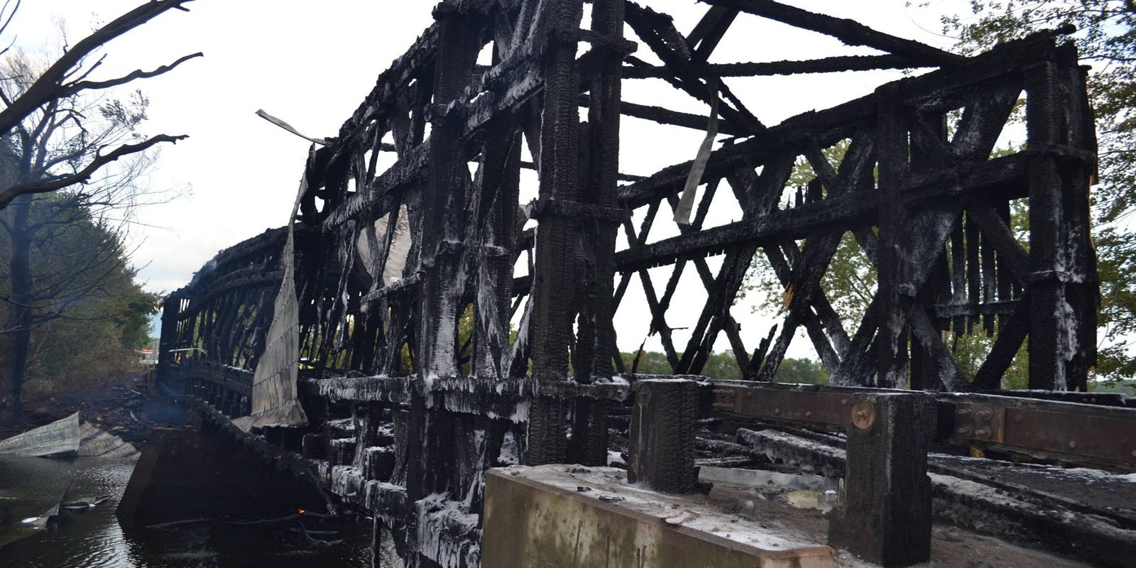 Coveredbridge fire deemed 'terrible loss'