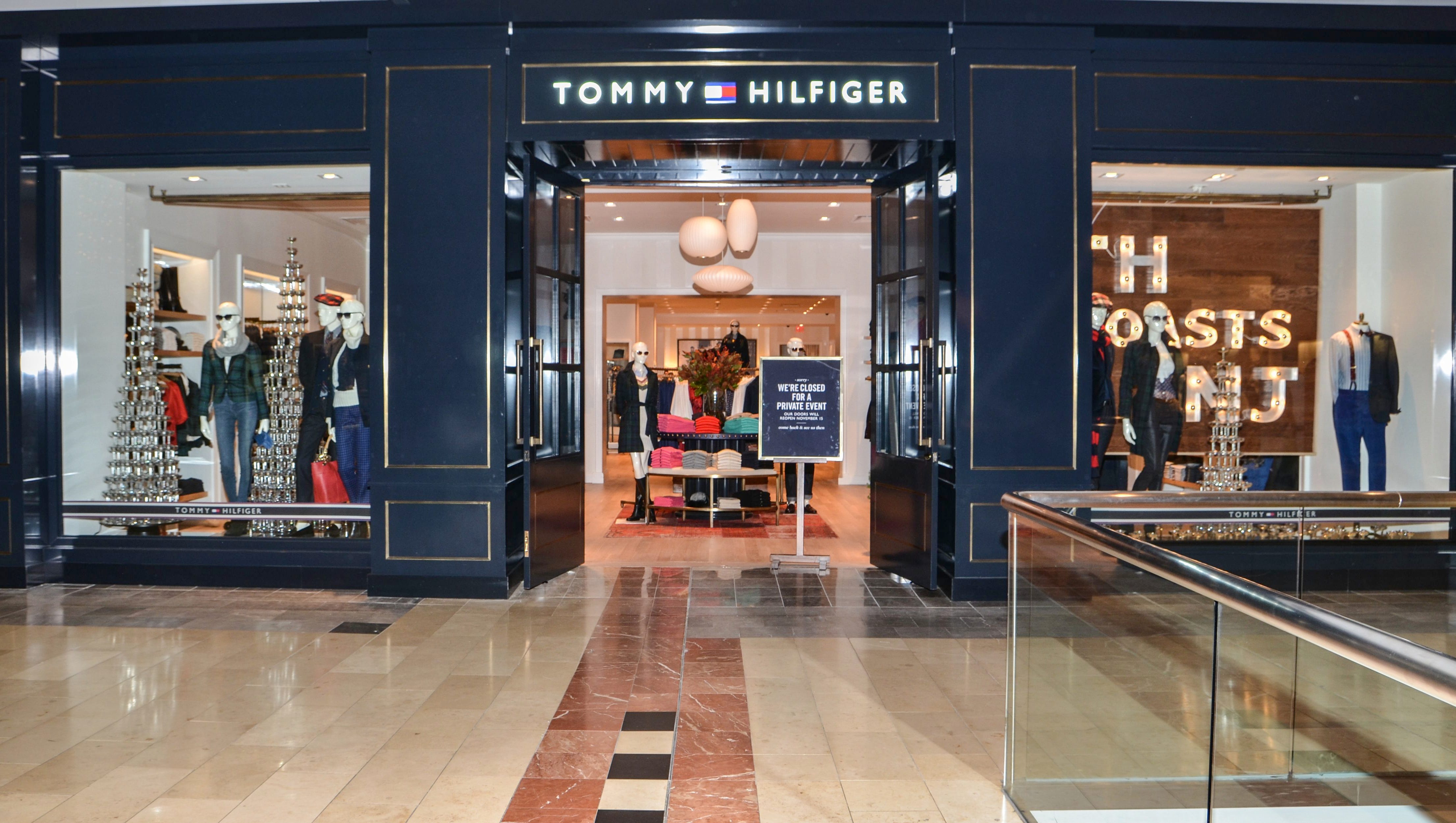 mulighed sygdom tung Tommy Hilfiger looks to tech as it fights Macy's drop