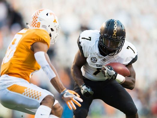 Vanderbilt running back Ralph Webb (7) attempts to