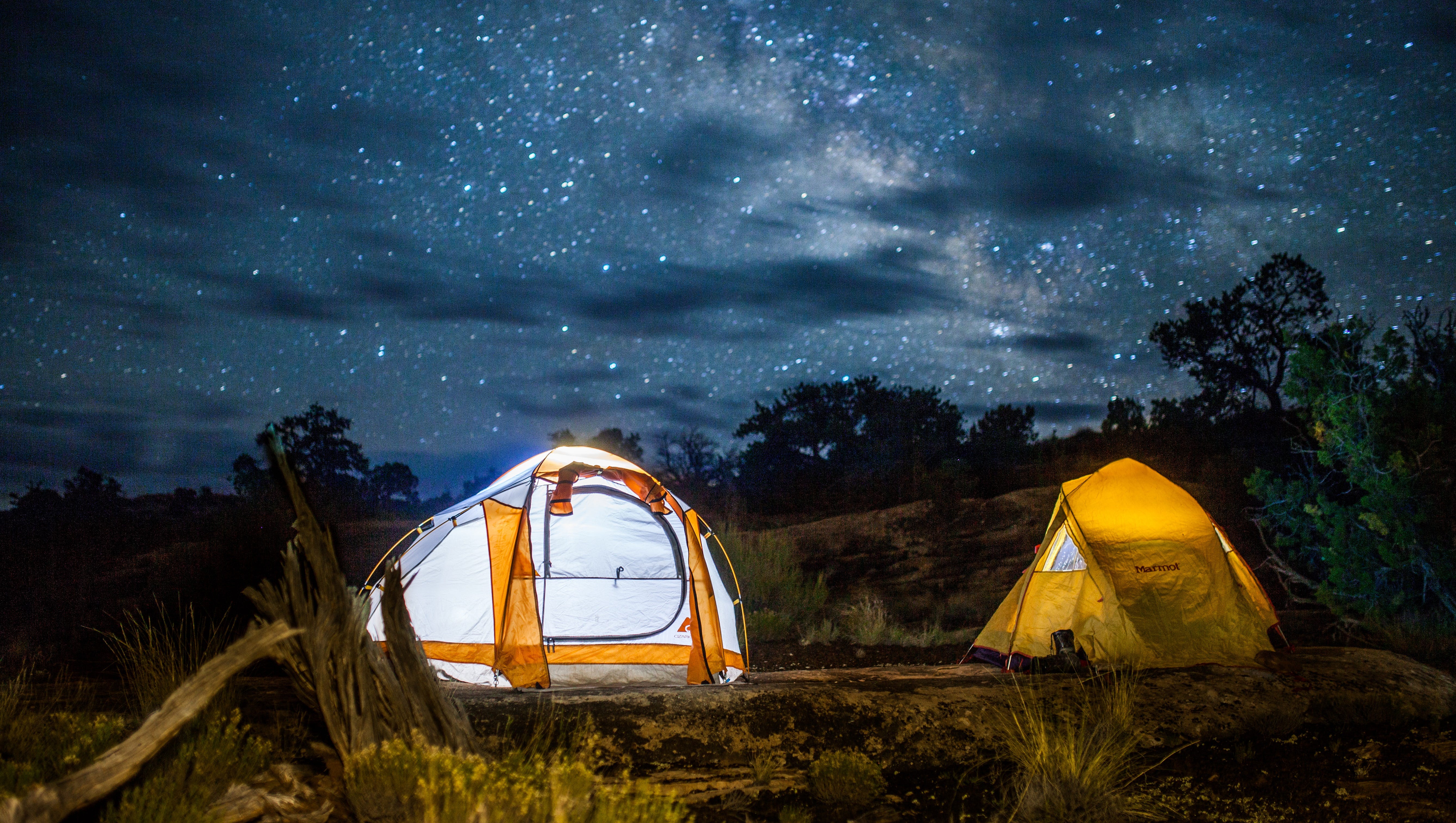 Canyonlands National Park offers stunning landscapes, along with deep geological and cultural history. This Utah park showcases the incredible effects of the long-term erosion of a landscape made of sedimentary rock. Camp at Island in the Sky to see some of these breathtaking views and a couple thousand stars throughout the night.