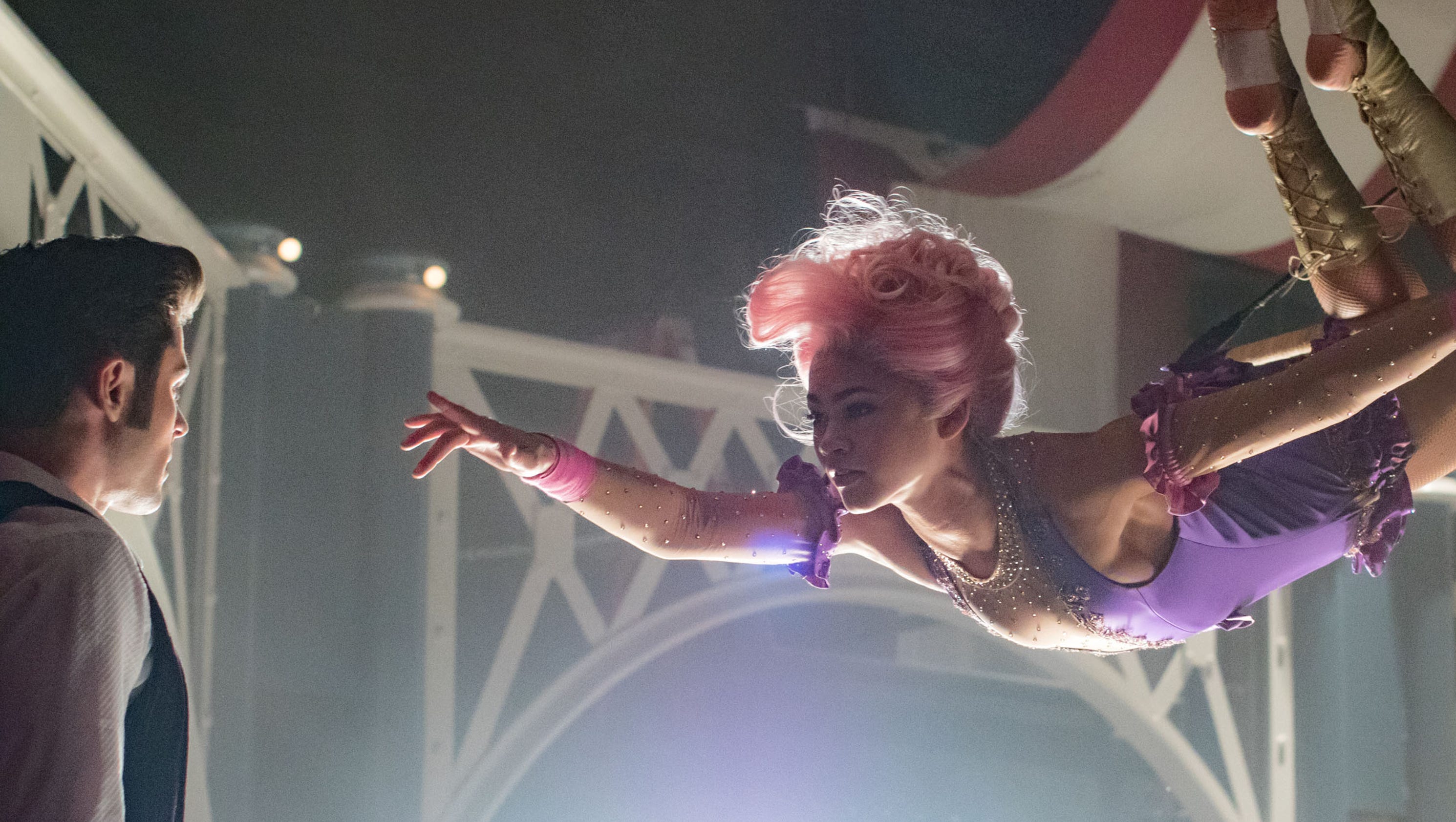 The Greatest Showman See Zendaya And Zac Efron In The First Trailer