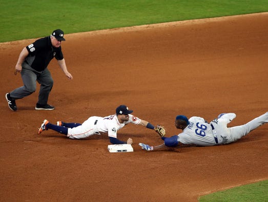 Game 3 at Minute Maid Park: Los Angeles Dodgers right