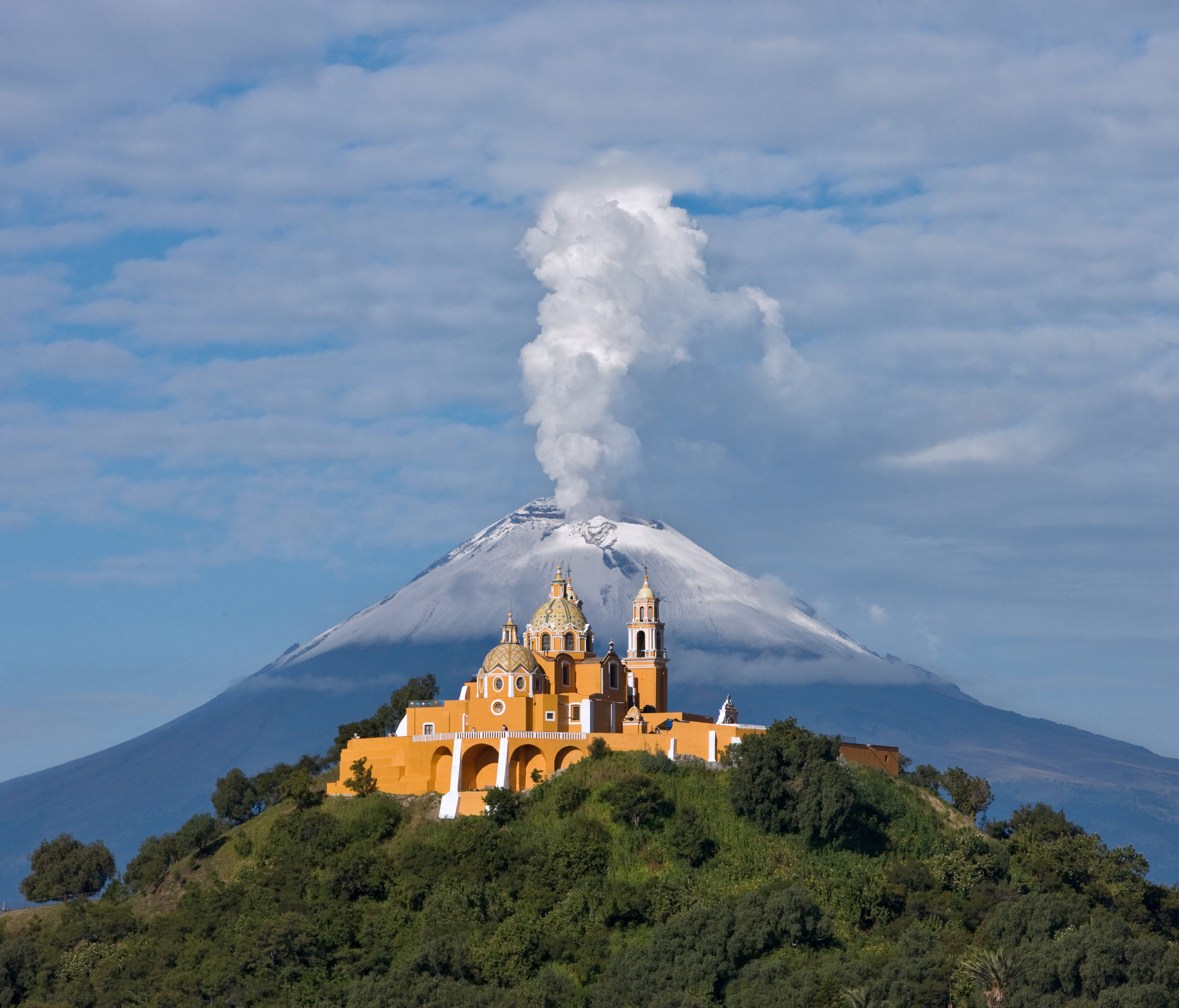 Cholula is a Pueblo Mágico only 9 miles from the major city of Puebla (Puebla is also the name of the state).