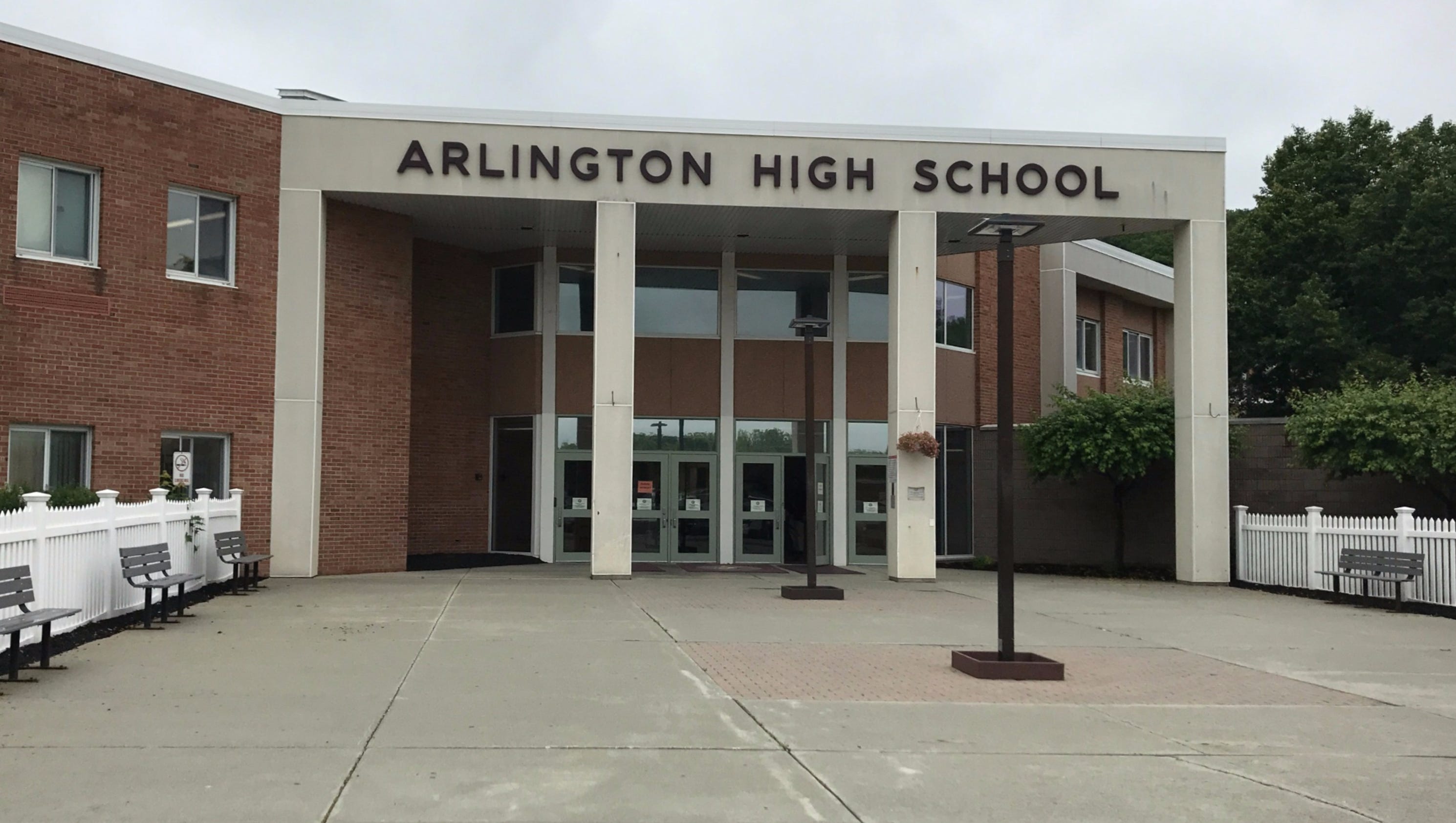 Arlington High School senior killed in crash