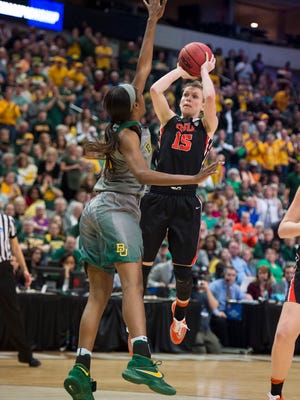 Former OSU guard Jamie Weisner shoots a jumper in the Beavers win over Baylor on March 28, 2016.