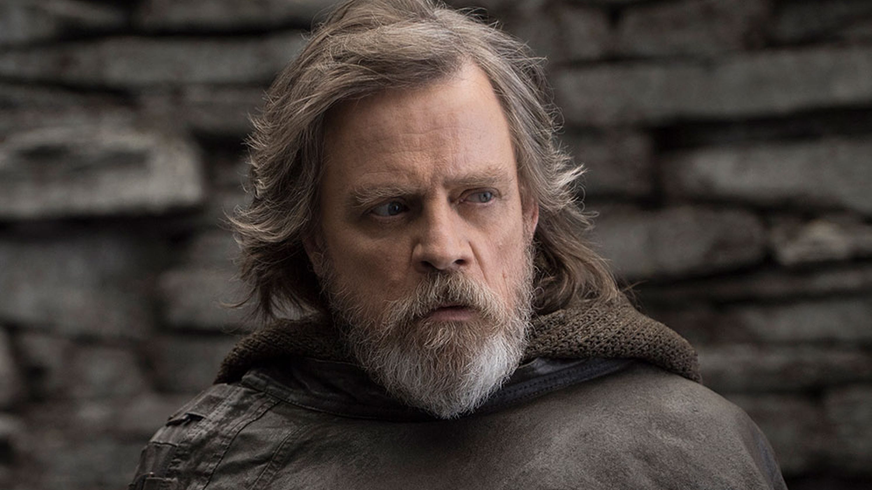 star-wars-review-the-last-jedi-throws-a-few-twists-into-the-saga