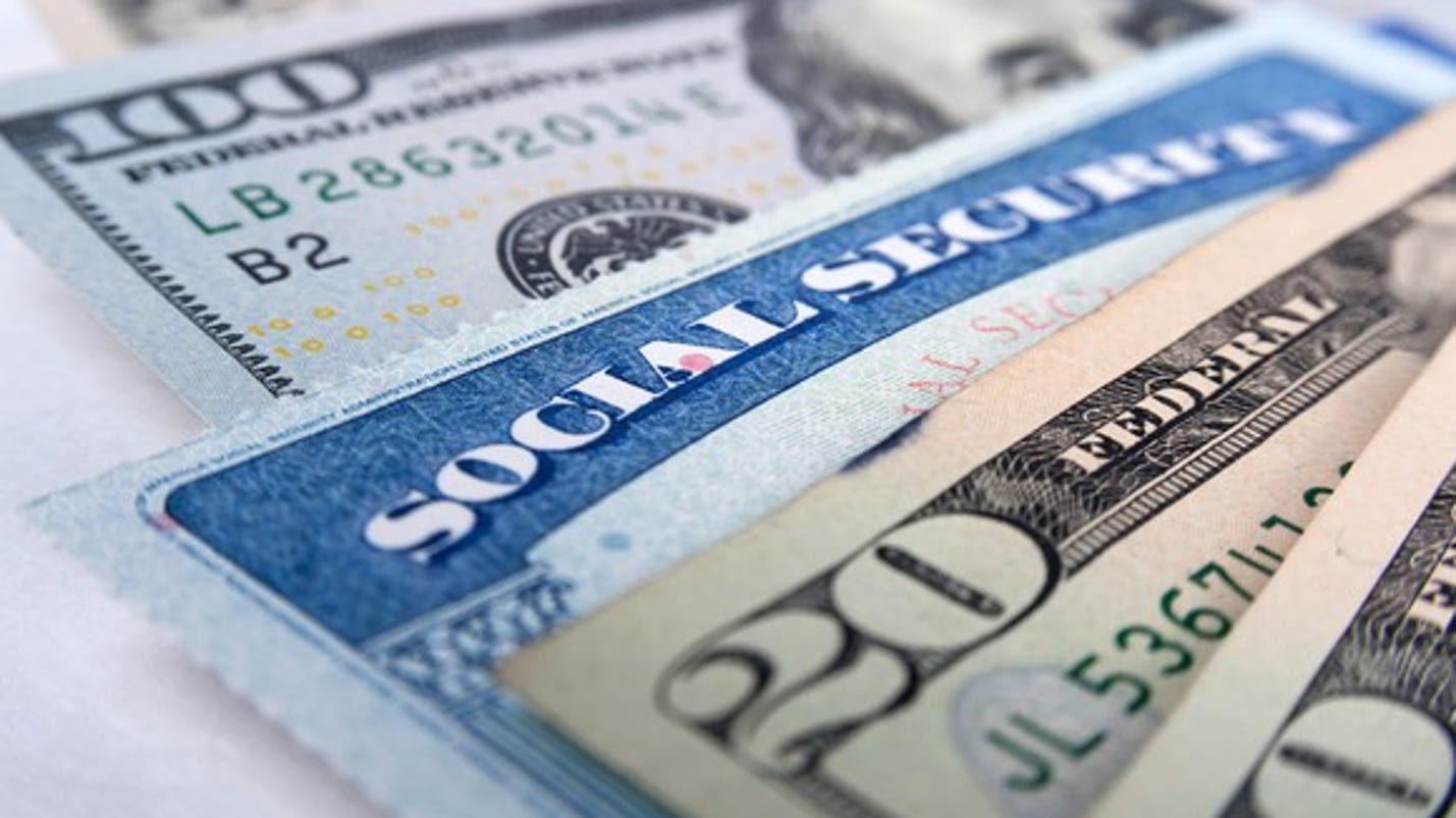 How much will I get from Social Security if I earn 100,000?