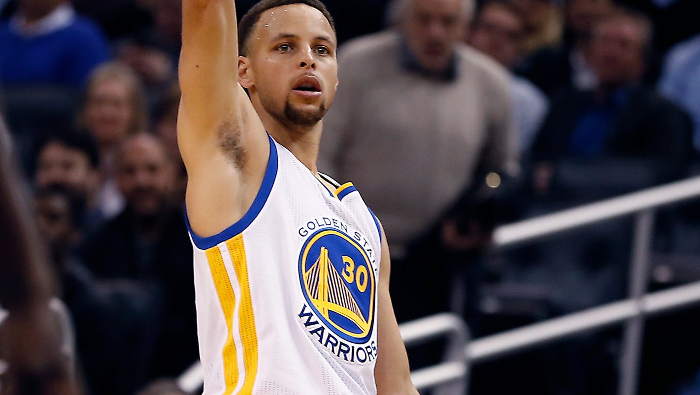 Stephen Curry hits his 400th three-pointer of the season