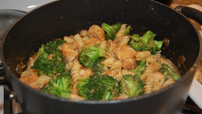 Cajun chicken and broccoli pasta