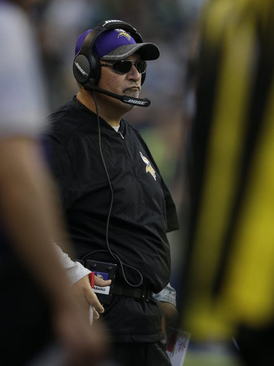 Sunday's NFL Vikings Oline coach Tony Sparano dies at 56