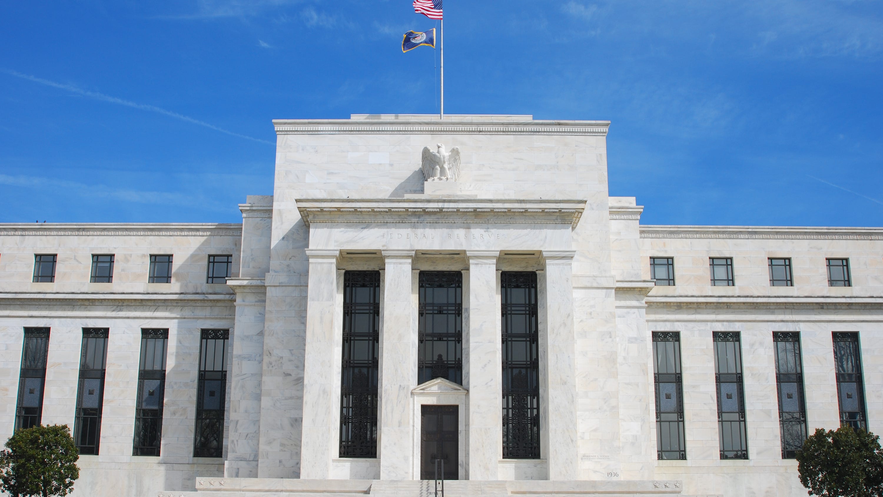 Silicon Valley Bank Crisis Spurs Debate: Will Federal Reserve Keep Interest Rates Unchanged?