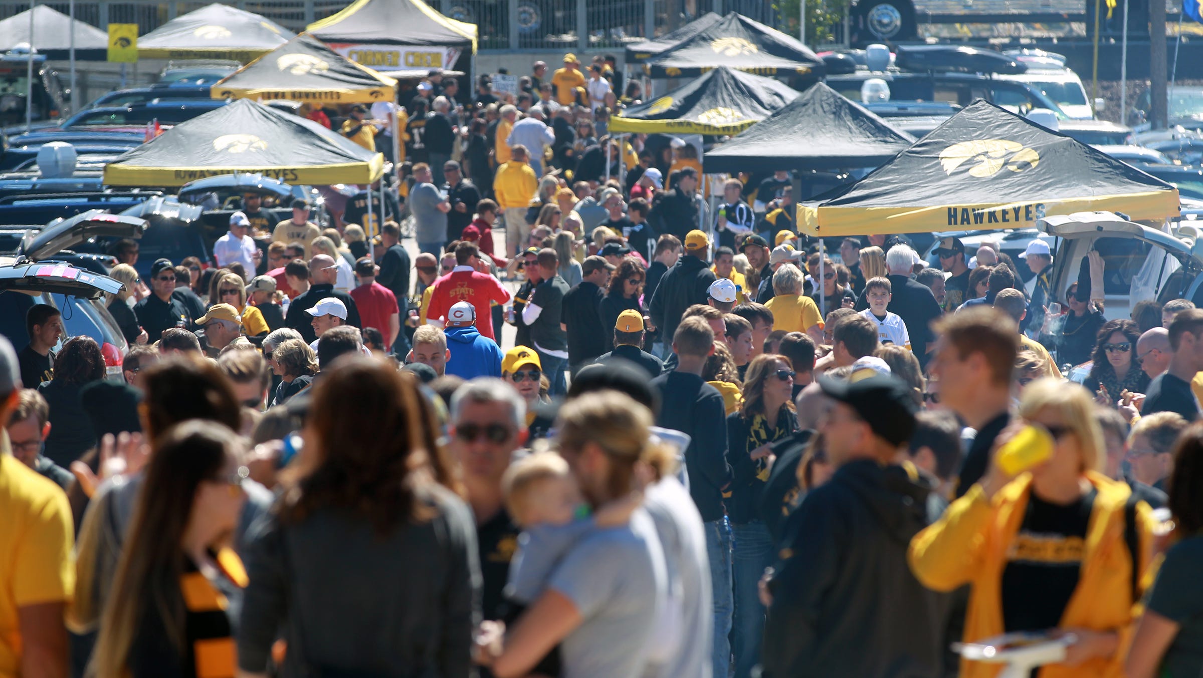 Where To Tailgate For Iowa Football Games In Iowa City