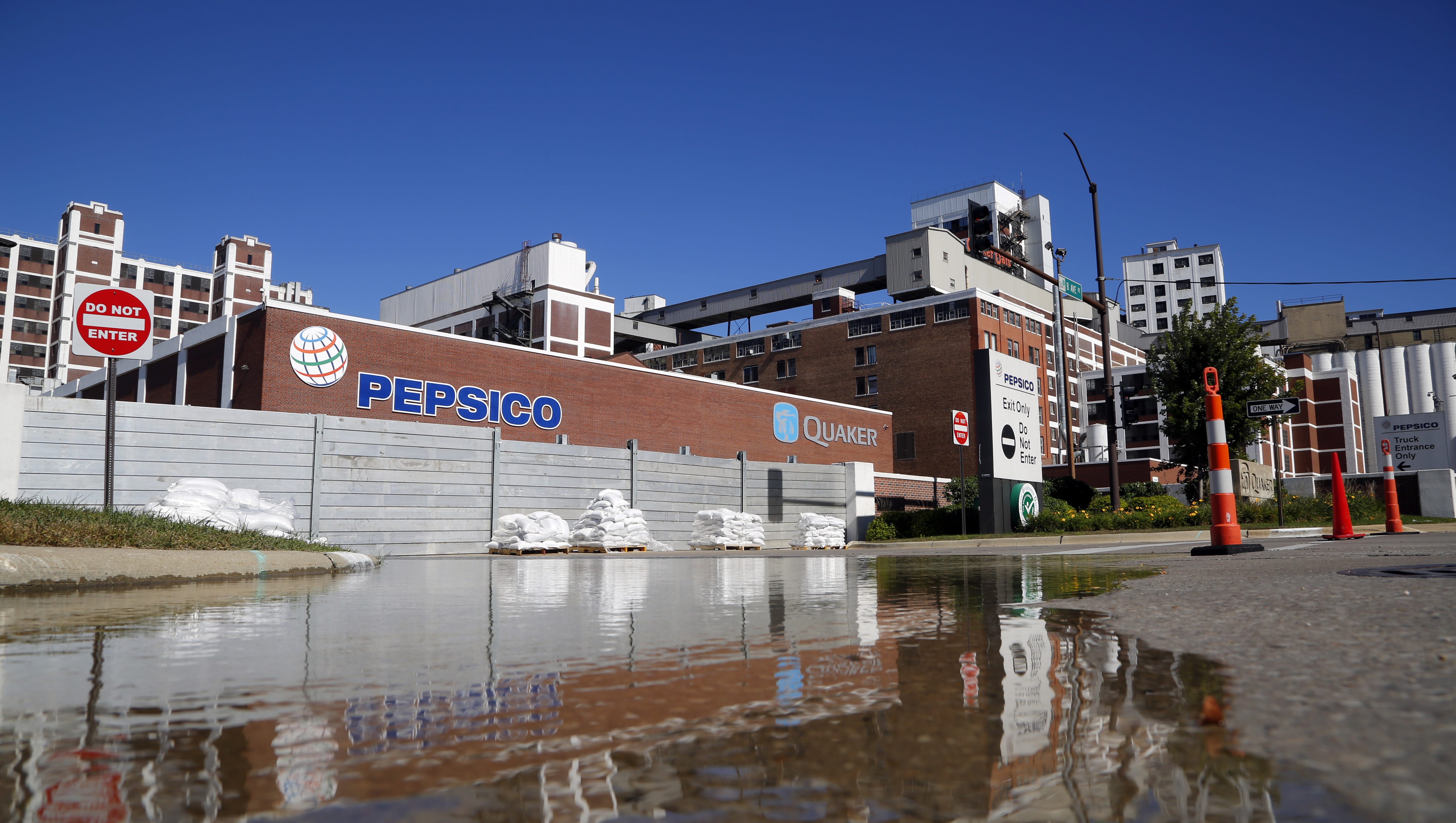 Quaker Oats employees in Cedar Rapids to vote on contract, 10 raises