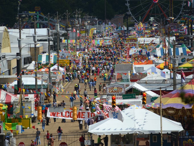 Friday afternoon at the Mississippi State Fair Gallery