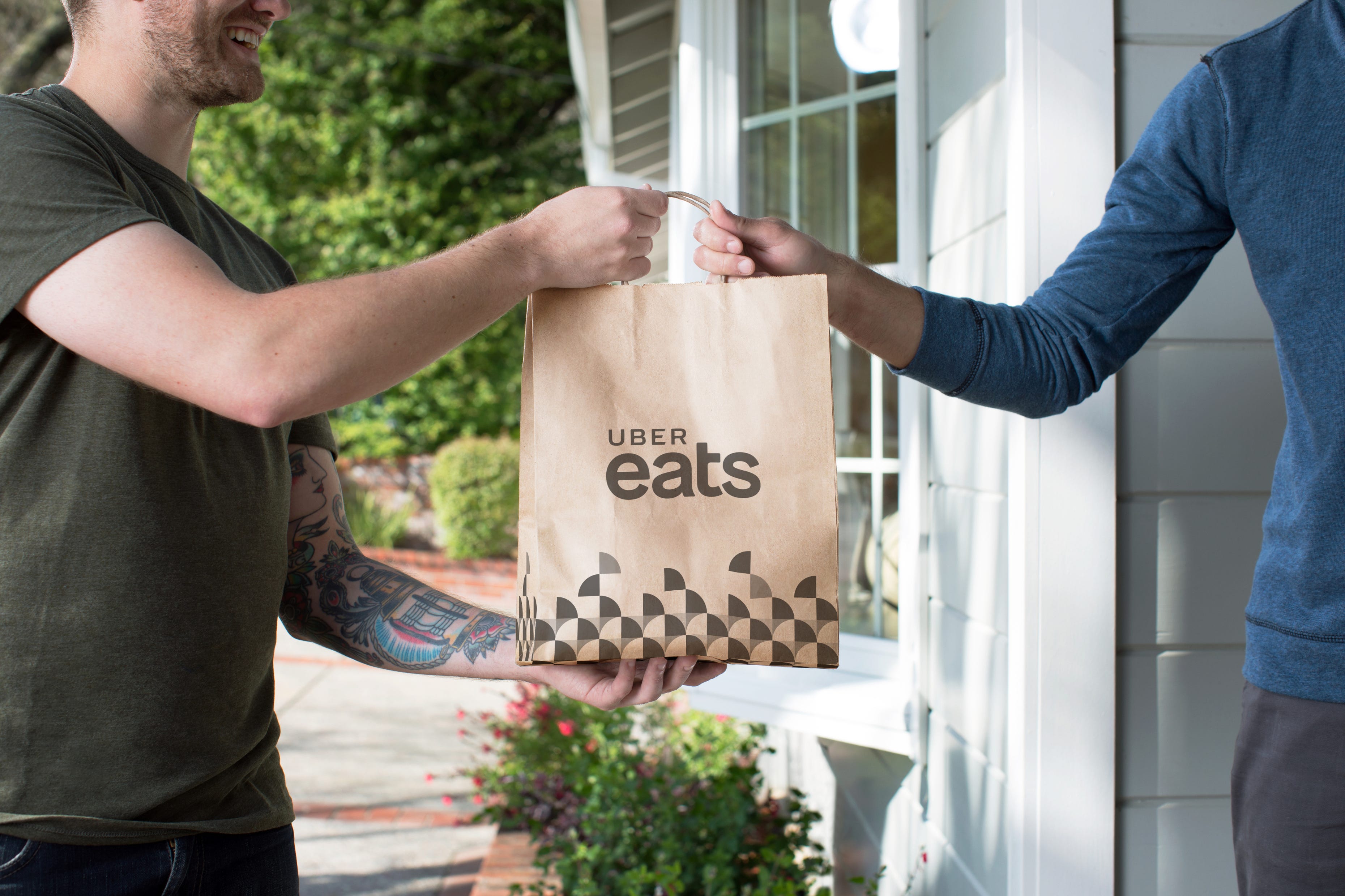 Uber Eats, Grubhub, DoorDash: The scam of restaurant delivery services
