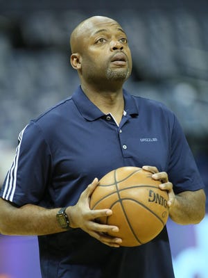 Memphis Grizzlies assistant coach Nick Van Exel during warm ups prior to the game against the San Antonio Spurs at FedExForum.