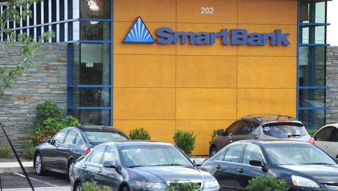 A SmartBank branch at Advantage Place is seen in Knoxville on Wednesday, Sept. 2, 2015.