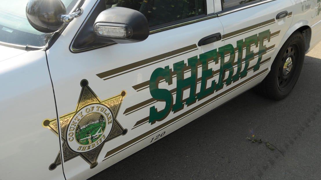 Sheriff's office Earlimart man points gun at detectives