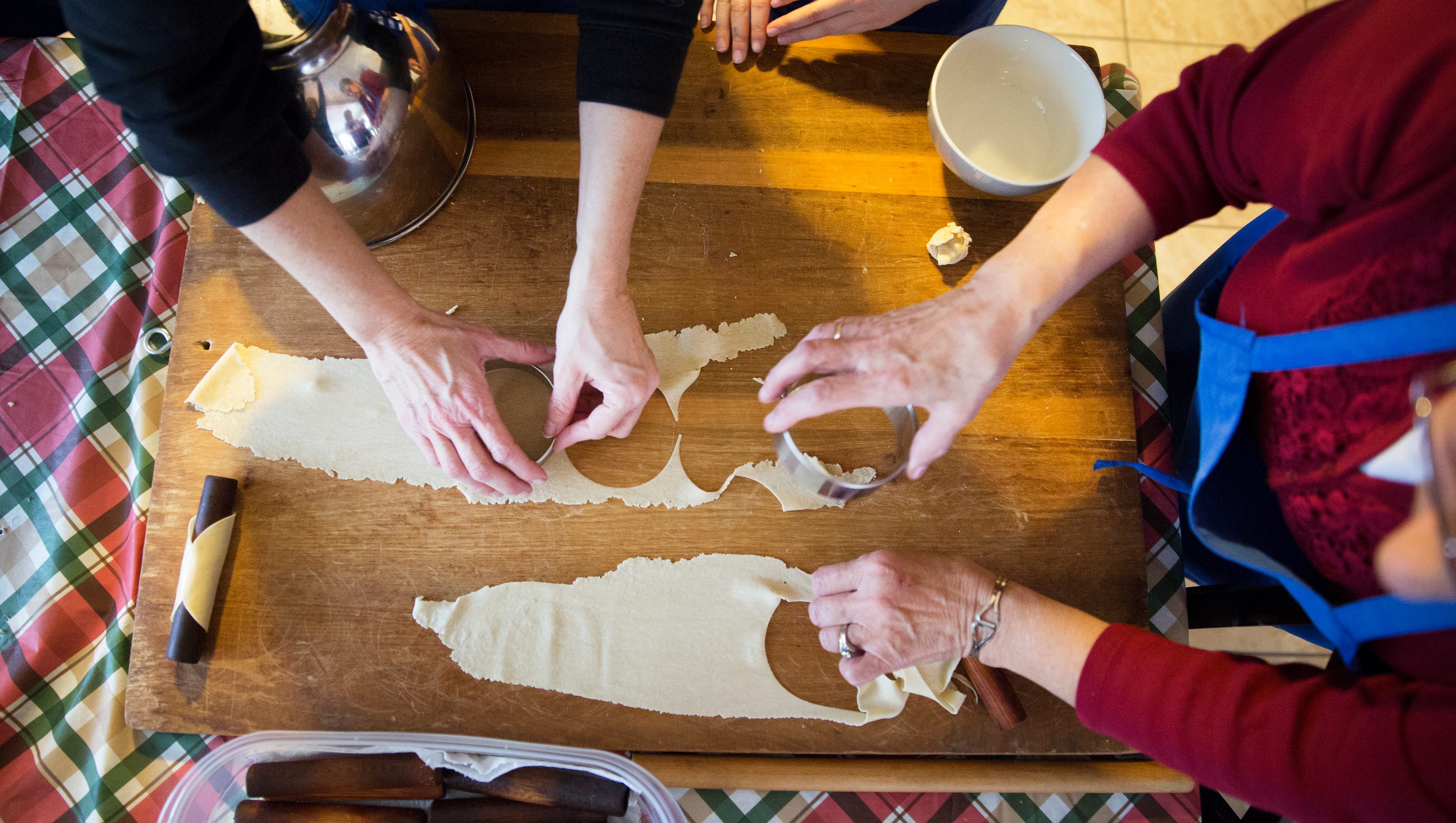 How To Make Traditional Sicilian Cannoli With Recipe Including Wine