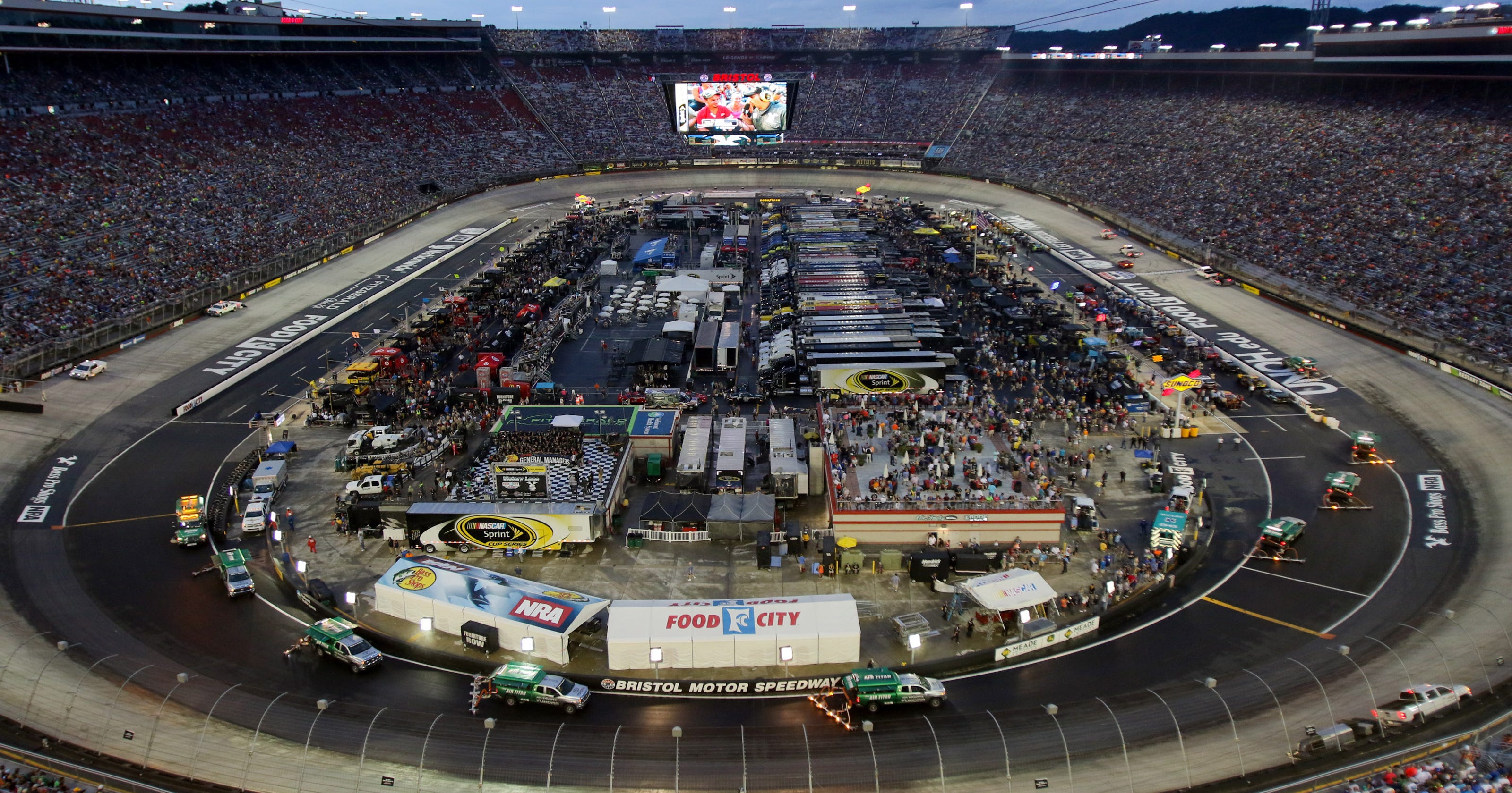 NASCAR Bristol Night Race starting lineup, TV schedule