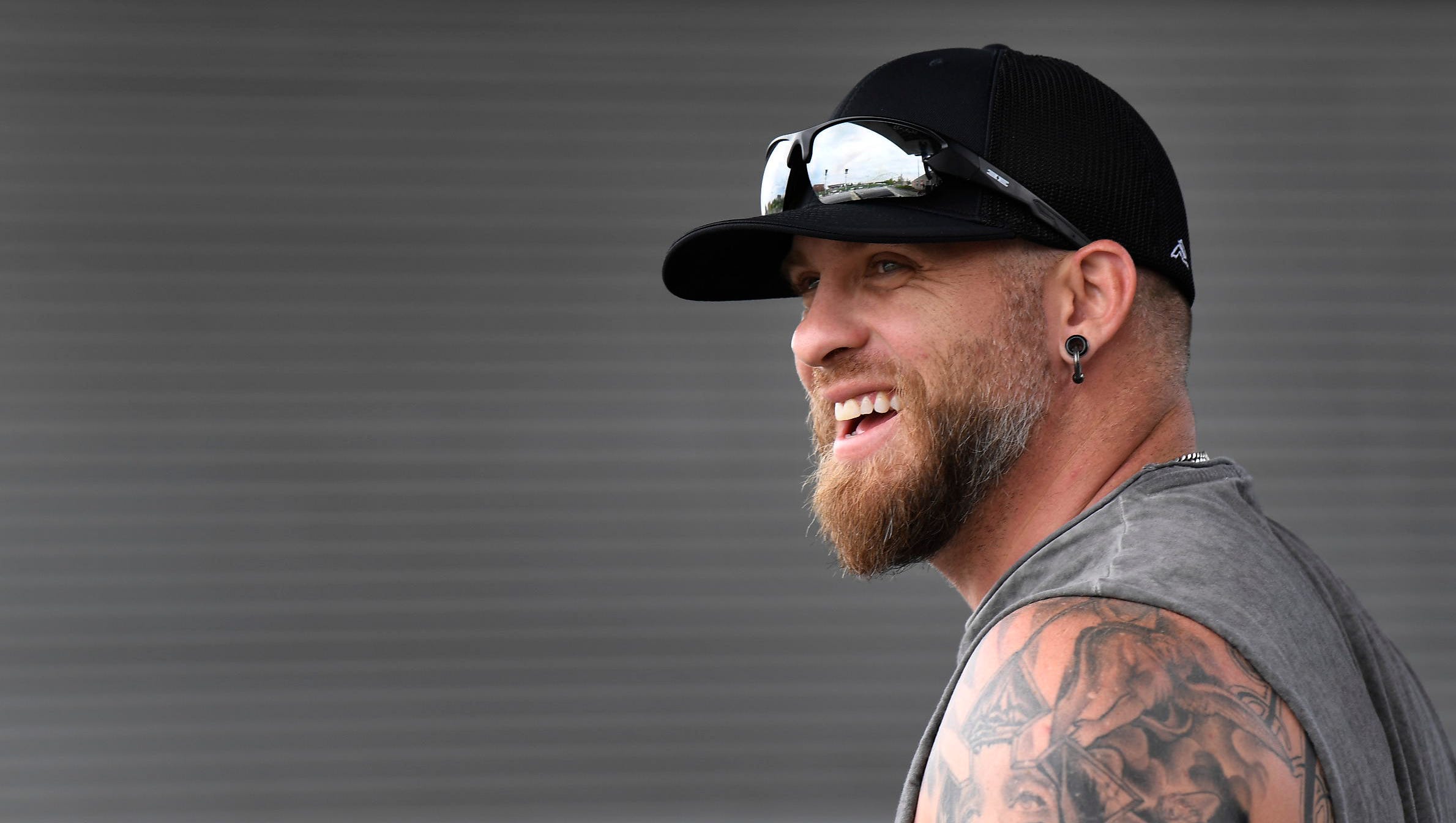 Them boys. Brantley Gilbert. Brantley Gilbert s.y.l.o. Часы Брэнтли купить.