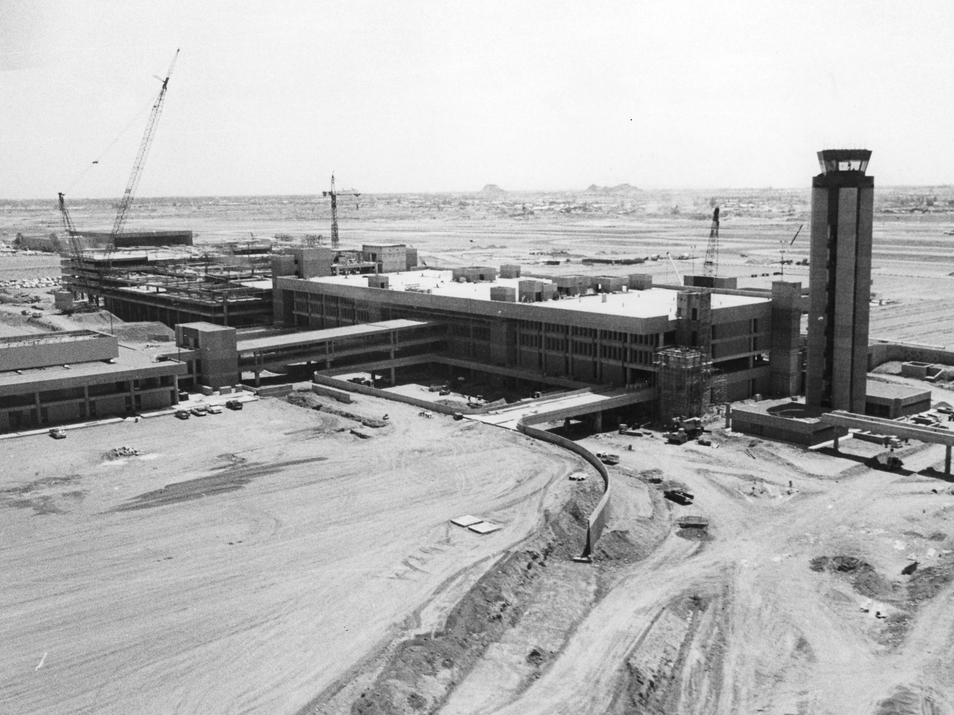 Phoenix OKs 103M Sky Harbor construction