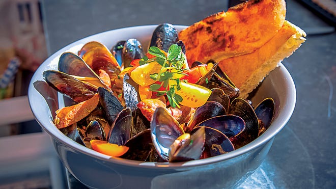 Shandy Mussels with Sausage and Fennel